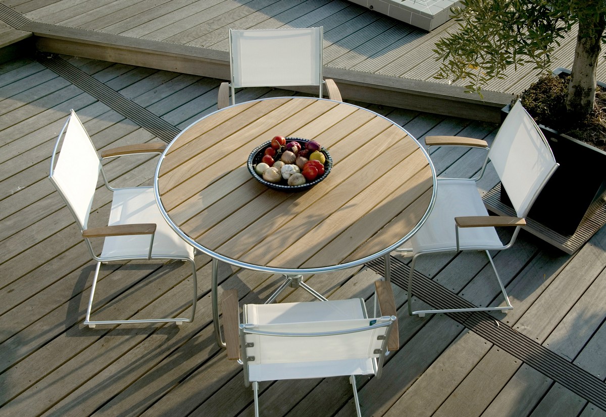 Spring Teak-Tisch Ø120 cm mit Stahlrohr-Gestell