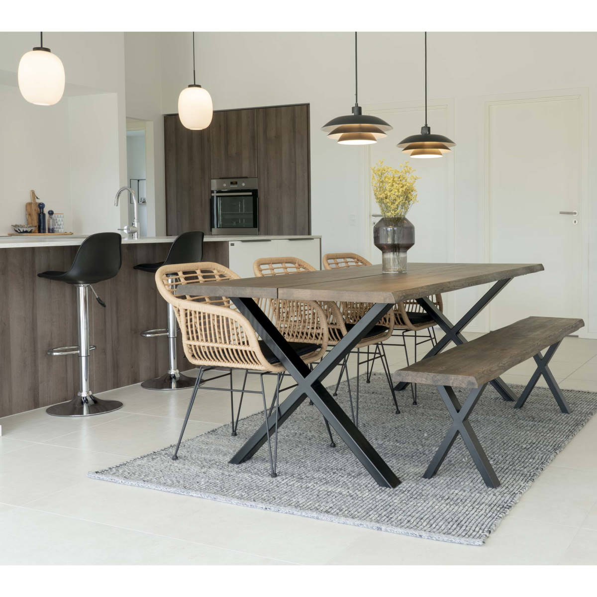 Toulon Sitzbank Eiche massiv geölt 180 cm mit Metallbeinen