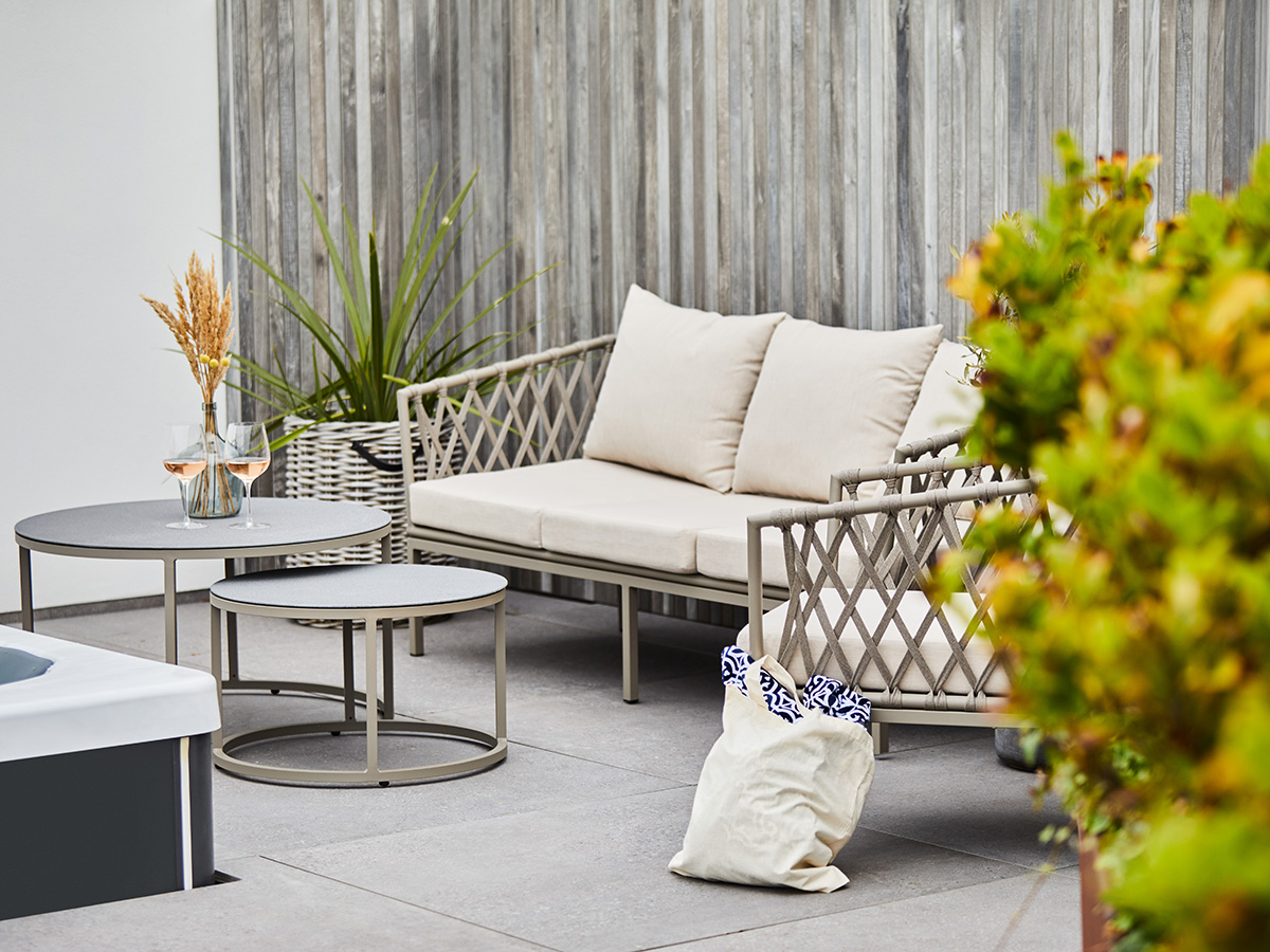 Village Loungegruppe Alu/Textilgeflecht beige mit Kissen, von Hillerstorp