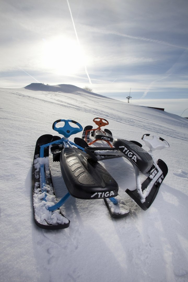 Schlitten SNOWRACER ICONIC teal/black STIGA® Rennrodel